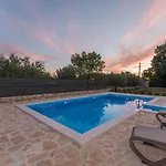 别墅 Ka Near Np Krka Waterfalls Oklaj