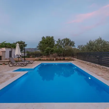 Vila Ka Near Np Krka Waterfalls