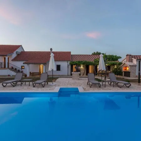 Ka Near Np Krka Waterfalls Villa Oklaj