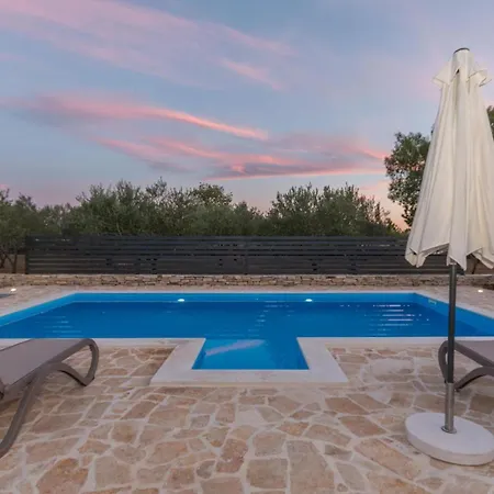 Ka Near Np Krka Waterfalls Vila