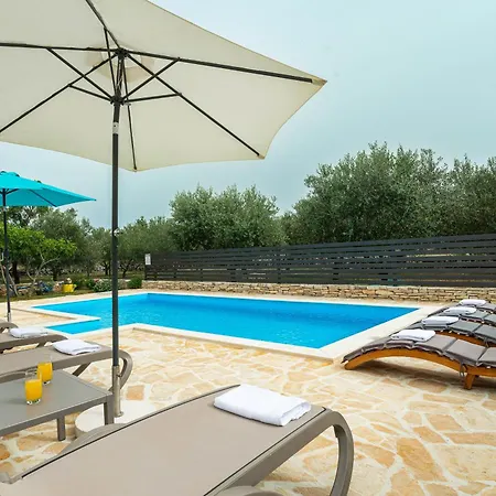 Ka Near Np Krka Waterfalls Villa Oklaj