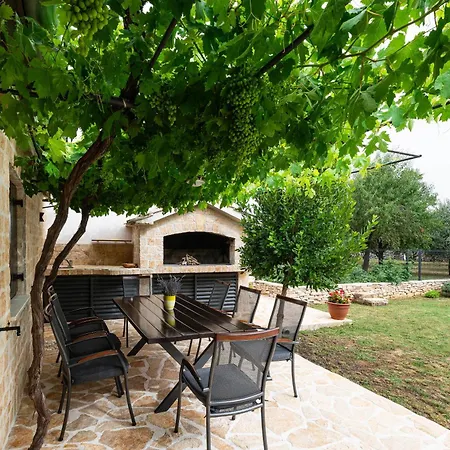 Ka Near Np Krka Waterfalls * Oklaj