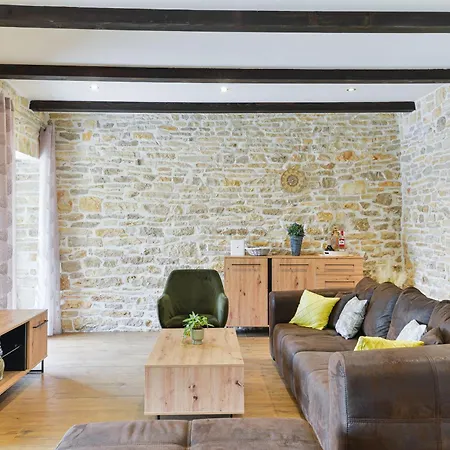 Ka Near Np Krka Waterfalls Vila