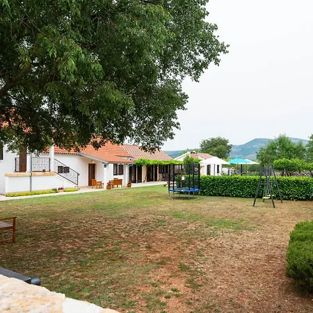 Ka Near Np Krka Waterfalls * Oklaj