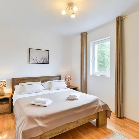 Ka Near Np Krka Waterfalls Villa *