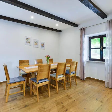 Ka Near Np Krka Waterfalls Vila Oklaj