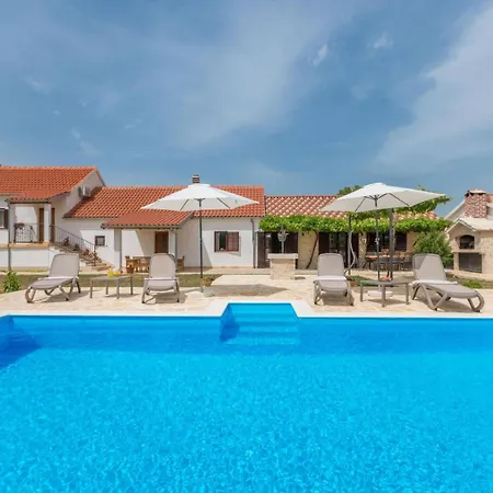 Ka Near Np Krka Waterfalls Villa *