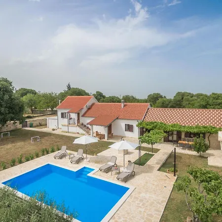 Ka Near Np Krka Waterfalls Villa *