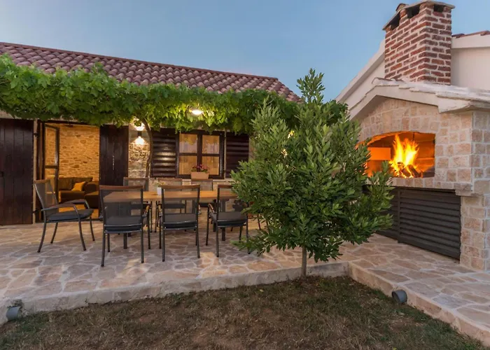 Ka Near Np Krka Waterfalls * Oklaj