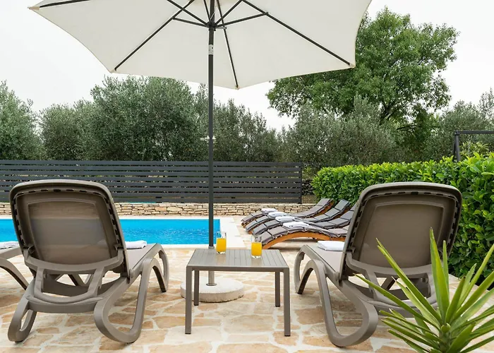 Ka Near Np Krka Waterfalls