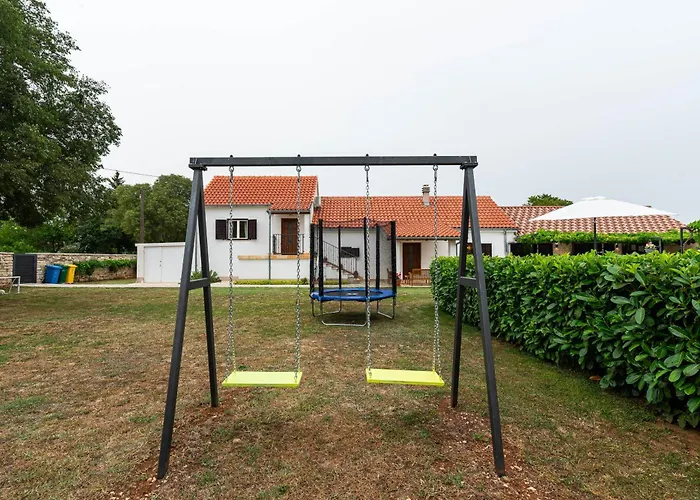 Ka Near Np Krka Waterfalls * Oklaj