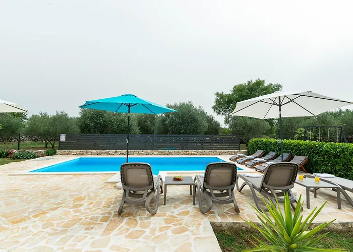 Ka Near Np Krka Waterfalls *