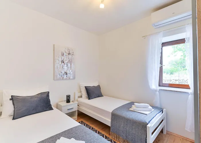 Ka Near Np Krka Waterfalls *