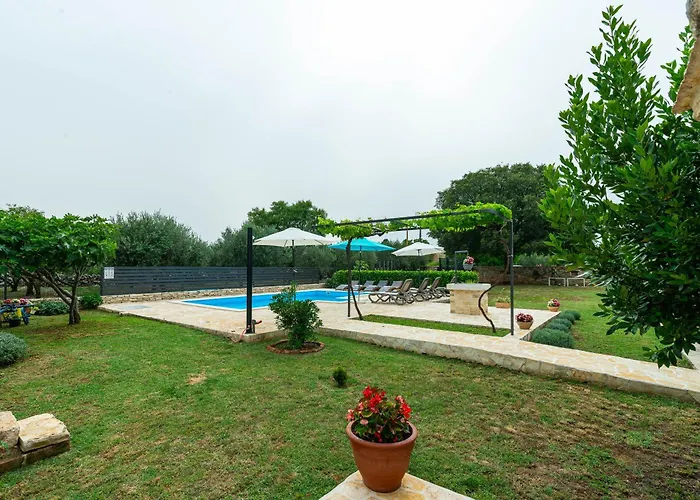 Ka Near Np Krka Waterfalls Villa Oklaj