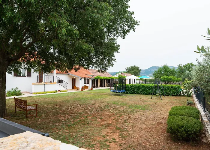 Ka Near Np Krka Waterfalls * Oklaj