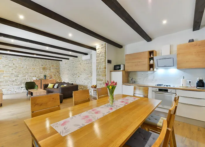 Ka Near Np Krka Waterfalls * Oklaj