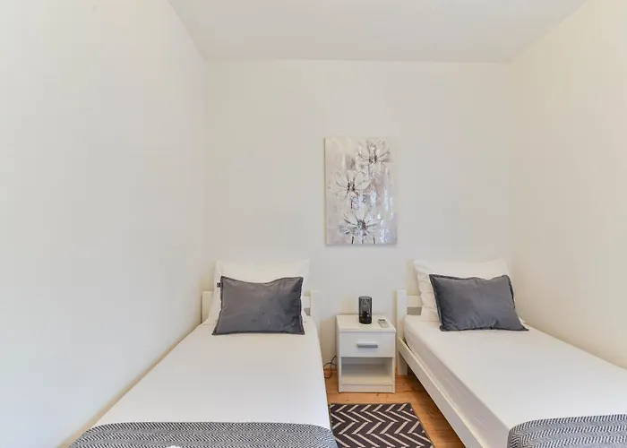 Ka Near Np Krka Waterfalls