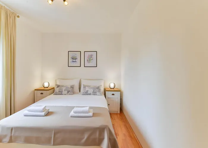 Ka Near Np Krka Waterfalls Villa