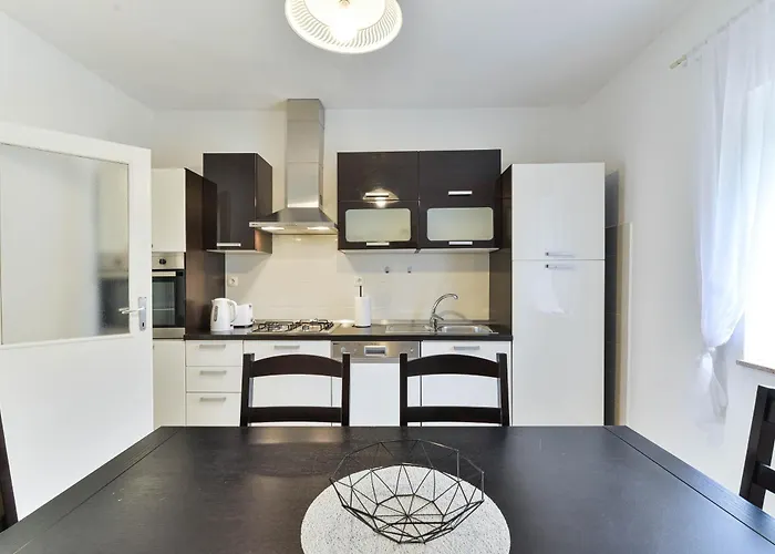 Ka Near Np Krka Waterfalls * Oklaj