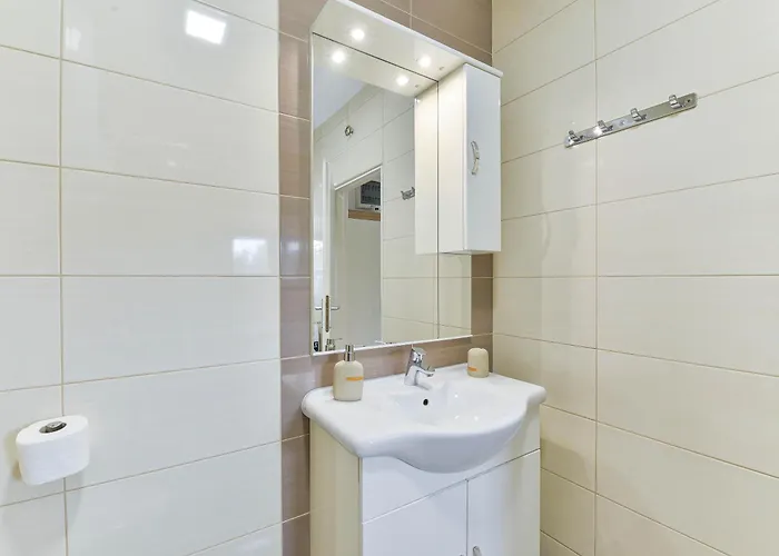 Ka Near Np Krka Waterfalls Oklaj