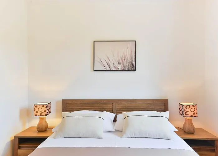 Ka Near Np Krka Waterfalls * Oklaj